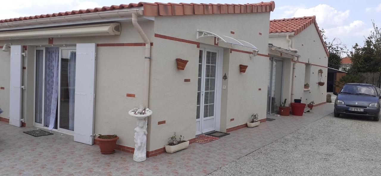 Le Petit Plessis Cure Villa Lire ภายนอก รูปภาพ